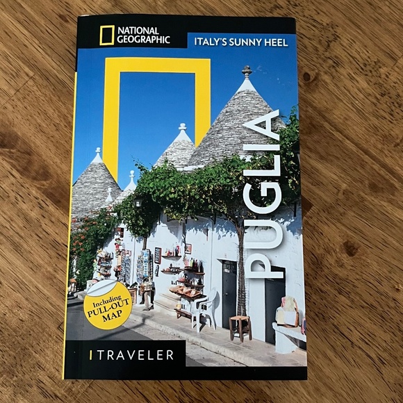 Puglia, Italy Travel Guide Book and Map by National Geographic - Picture 1 of 3